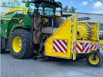 Samohybná rezačka JOHN DEERE 8400