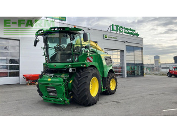 Samohybná rezačka JOHN DEERE 8500