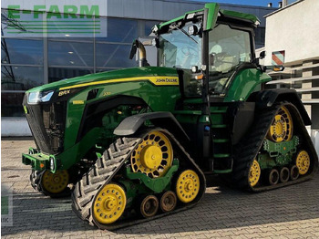 Traktor JOHN DEERE