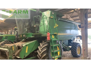 Obilný kombajn JOHN DEERE