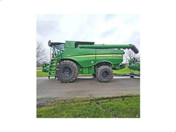 Obilný kombajn JOHN DEERE S790
