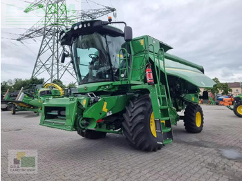 Obilný kombajn JOHN DEERE T550