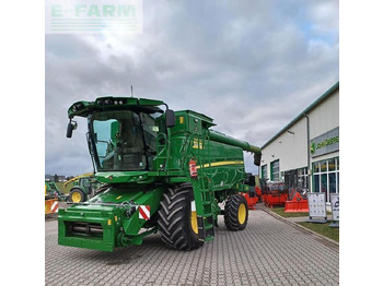 Obilný kombajn JOHN DEERE T550