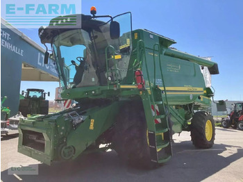 Obilný kombajn JOHN DEERE T550
