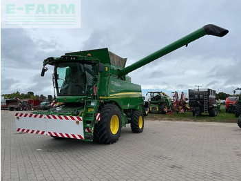 Obilný kombajn JOHN DEERE T560