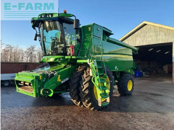 Obilný kombajn JOHN DEERE T670
