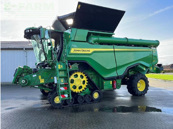 Obilný kombajn JOHN DEERE X9 Series