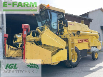 Obilný kombajn NEW HOLLAND