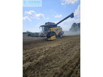 Obilný kombajn NEW HOLLAND CX series