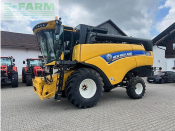 Obilný kombajn NEW HOLLAND CX series