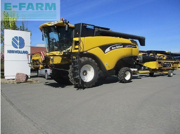 Obilný kombajn NEW HOLLAND CX series