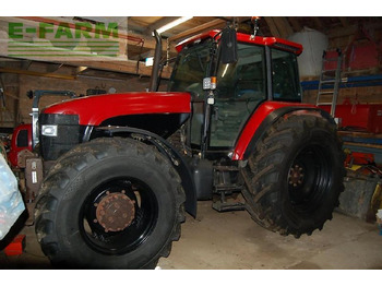 Traktor NEW HOLLAND