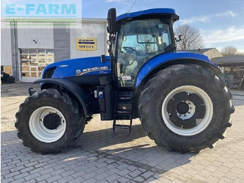 Traktor NEW HOLLAND T7.220