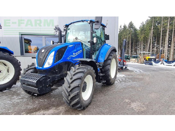 Traktor NEW HOLLAND T5