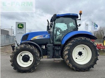 Traktor NEW HOLLAND T6000