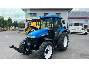 Traktor NEW HOLLAND TD5