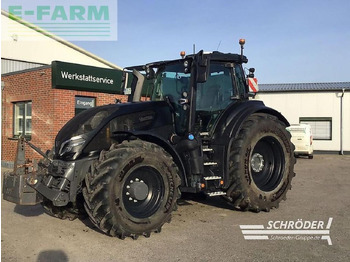 Traktor VALTRA