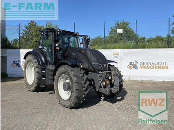 Traktor VALTRA T174