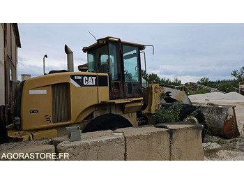 Nakladač CATERPILLAR 928