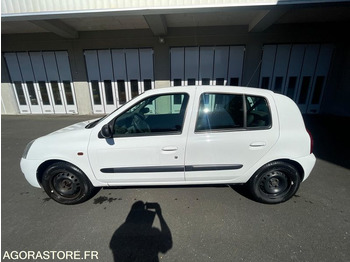 Automobil