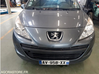 Automobil PEUGEOT