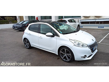 Automobil PEUGEOT