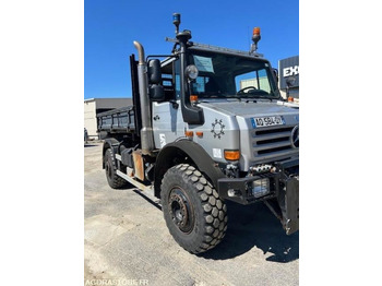 Nákladné auto UNIMOG