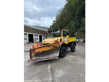 Nákladné auto UNIMOG