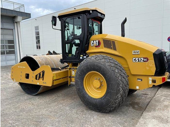 Kompaktor CATERPILLAR CS12GC