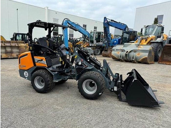 Kolesový nakladač GIANT