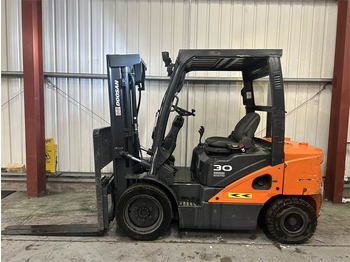 Dieselový vysokozdvižný vozík DOOSAN