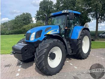 Traktor NEW HOLLAND TVT