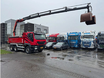 Auto s hydraulickou rukou IVECO Trakker