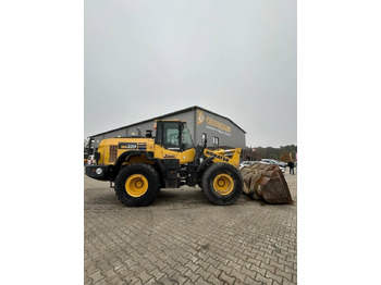 Kolesový nakladač KOMATSU WA320