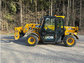 Teleskopický nakladač JCB