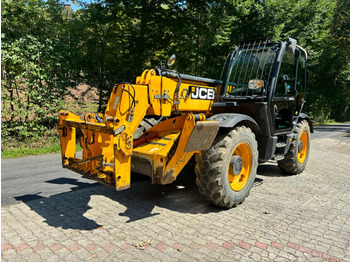 Teleskopický kolesový nakladač JCB 535-125: obrázok 3