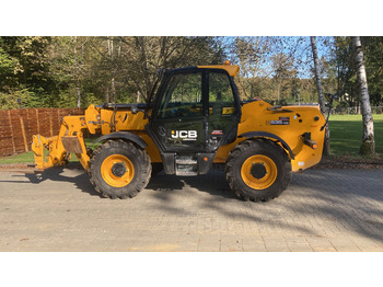 Teleskopický nakladač JCB