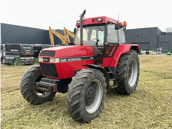 Traktor CASE IH