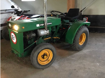 Kompaktný traktor