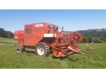 Obilný kombajn FAHR