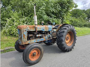 Traktor FORDSON