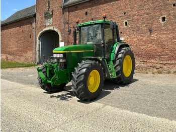 Traktor JOHN DEERE 6910