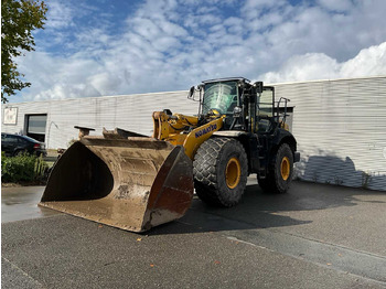 Kolesový nakladač KOMATSU WA475