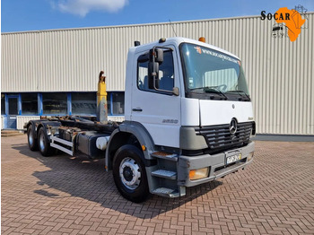 Hákový nosič kontajnerov MERCEDES-BENZ Atego 2628