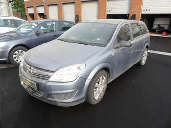 Automobil OPEL
