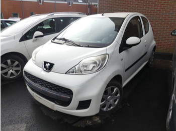 Automobil PEUGEOT