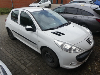 Automobil PEUGEOT