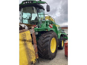 Samohybná rezačka JOHN DEERE 8300
