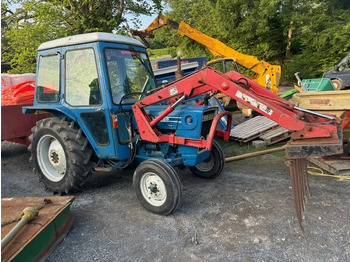 Traktor FORD