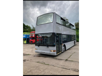 Dvojposchodový autobus